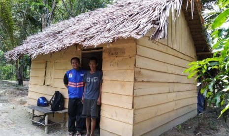 DT Peduli membangunkan rumah tangguh untuk warga Suku Anak Dalam (SAD) Jambi.