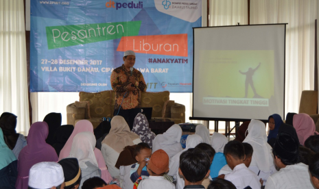  DT Peduli mengadakan kegiatan yang bertajuk Pesantren Liburan Anak Yatim.