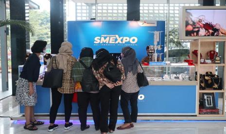 Dua hari lagi Pertamina SMEXPO 2022 akan segera hadir, memberikan banyak promo, diskon  dan flash sale. Kesempatan menarik bagi pengunjung yang berbelanja produk UMKM binaan Pertamina pada 28 November - 4 Desember 2022 secara online maupun offline.