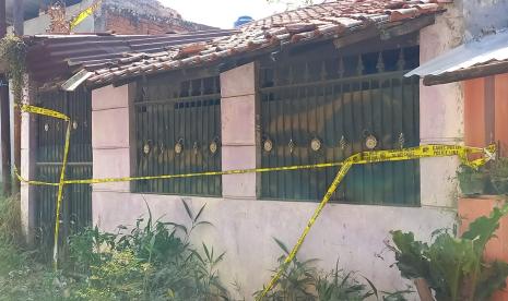 Dua kerangka manusia di temukan di dalam rumah Perumahan Tani Mulya, RT 11 RW 15, Desa Tani Mulya, Kecamatan Ngamprah, Kabupaten Bandung Barat