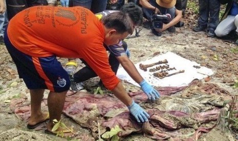 Dua kerangka manusia yang ditemukan di kamp terbengkalai di Provinsi Phang Nga, Thailand