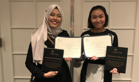 Dua mahasiswa ITS yang meraih penghargaan Social Venture Challenge (SVC) Award di Harvard National Model United Nation (HNMUN) 2018.