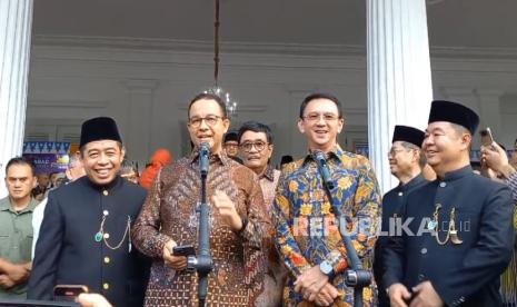 Dua mantan gubernur Jakarta, Basuki Tjahaja Purnama atau Ahok dan Anies Baswedan, untuk pertama kali tampil kembali bersama di Balai Kota Jakarta, Selasa (31/12/2024).