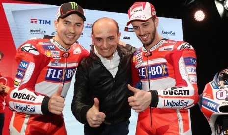 Dua pembalap Ducati, Jorge Lorenzo (kiri) dan Andrea Dovizioso (kanan).