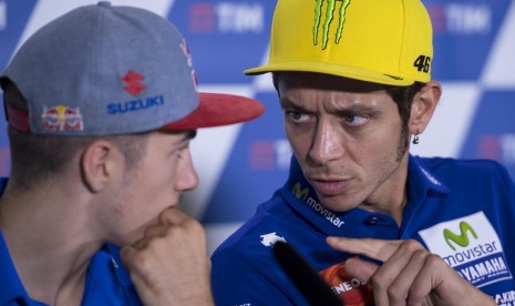 Dua pembalap MotoGP, Maverick Vinales (kiri) dan Valentino Rossi (kanan).