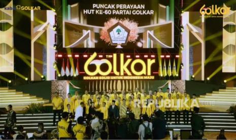 Dua politikus senior Partai Golkar, yaitu M Jusuf Kalla dan Agung Laksono sama-sama hadir di perayaan HUT ke-60 Partai Golkar di Sentul, Kabupaten Bogor, Jawa Barat, Rabu (12/12/2024) malam WIB. 