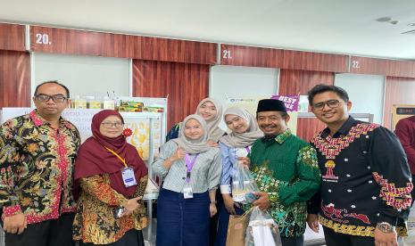 Dua tim usaha mahasiswa Universitas Muhammadiyah Jakarta (UMJ) meraih juara dalam kegiatan Inkubasi Bisnis berbasis kompetisi bagi pelaku ekonomi kreatif.