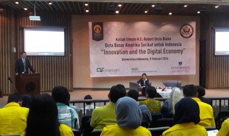 Dubes AS untuk Indonesia, Robert Orris Blake dalam kuliah umum Innovation and the Digital Economy di Balai Sidang Universitas Indonesia (UI), Selasa (9/2).