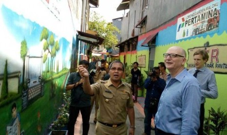 Dubes Australia Paul Grigson saat berkunjung ke Makassar didampingi Wali Kota Mohammad Ramdhan Pomanto. 