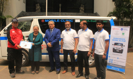 Indonesian Ambassador to Bangladesh Rina P. Soemarno hands over mobile clinic from PKPU Human Initiative to local authority in Dhaka, Bangladesh.