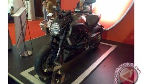 Ducati Diavel Cromo