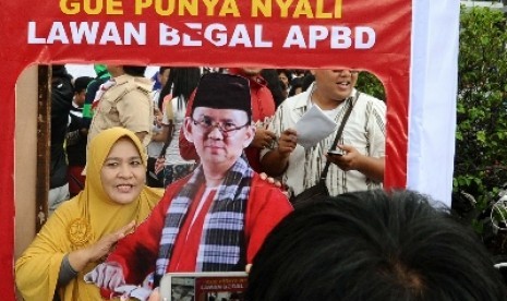 Dukungan warga kepada Gubernur DKI Jakarta Basuki Tjahja Purnama alias Ahok.