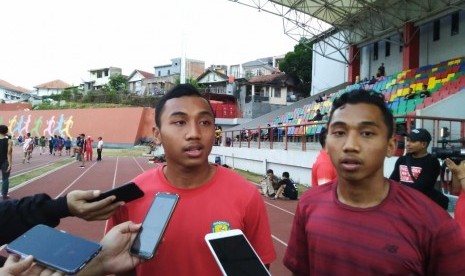 Duo atlet kembar cabang olahraga Atletik untuk ASEAN Schools Games 2019, Rico dan Rici di Semarang, Selasa (9/7).