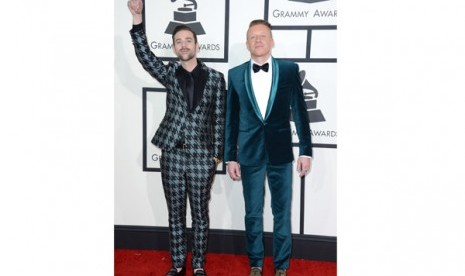 Duo Macklemore dan Ryan Lewis saat menghadiri ajang Grammy Awards 2014