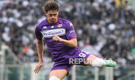 Penyerang Fiorentina, Dusan Vlahovic. Vlahovic dikabarkan sudah diboyong Juventus pada Rabu (26/1/2022).