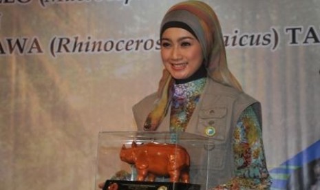 Duta Badak Jawa 2013-2014, Desy Ratnasari.