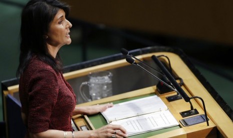 Duta Besar AS untuk PBB Nikki Haley berbicara di markas Majelis Umum PBB, Kamis (21/12). 