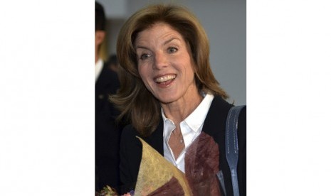  Duta Besar AS yang baru untuk Jepang Caroline Kennedy,  tiba di Bandara Internasional Narita, Tokyo, Jumat (15/11). (AP/Yoshikazu Tsuno)  