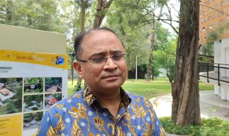 Duta Besar (Dubes) India untuk Indonesia, Shri Sandeep Chakravorty di halaman Balai Kota Solo, Jawa Tengah, Senin (1/4/2023).