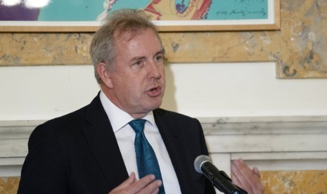 Duta Besar Inggris untuk AS Kim Darroch mengundurkan diri setelah memonya bocornya ke publik dan memicu kemarahan Presiden AS Donald Trump.