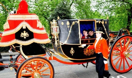 Duta Besar Republik Indonesia untuk Kerajaan Inggris Rizal Sukma, Rabu (25/5) menyerahkan surat kepercayaan (letter of credential) kepada Ratu Elizabeth di Istana Buckingham di London.