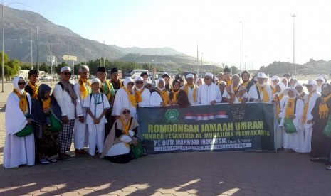 Duta Mahkota Indonesia Berangkatkan 70 Jamaah Umrah