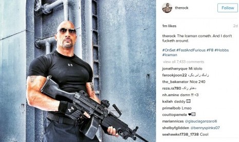 Dwayne Johnson memperlihatkan karakternya di Fast & Furious 8.