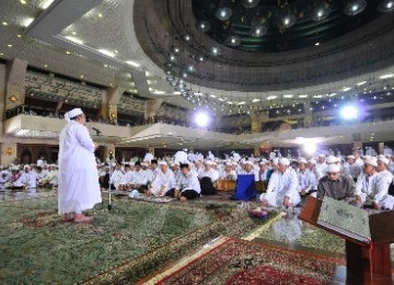 Dzikir Nasional di Masjid At-Tin, Taman Mini Indonesia Indah, Jakarta.