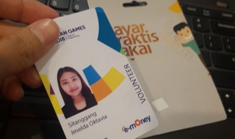 e-money yang sekaligus berfungsi sebagai kartu identitas relawan (Volunteer) Asian Games 2018. 