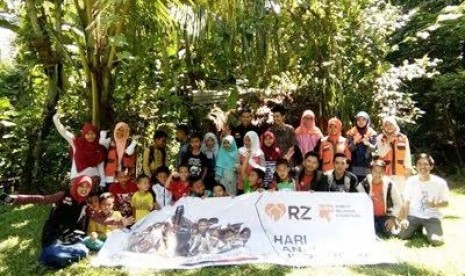 ebanyak 35 relawan Rumah Zakat (RZ) Cilik (Recil) Makassar mengunjungi Rumah Hijau Denassa (RHD).