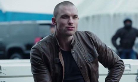  Ed Skrein