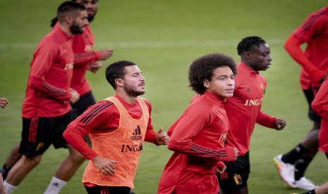 Eden Hazard (kiri) saat berlatih bersama timnas Belgia.