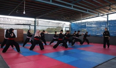 Edi Rusmawan, pelatih silat dengan rekam jejak prestasi di level internasional dihadirkan KPM untuk mengisi sesi TOT Ahad (31/3) di ruko KPM Laladon.