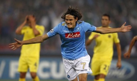  Edinson Cavani 