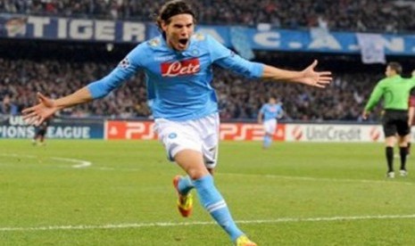 Edinson Cavani saat masih menjadi striker Napoli.