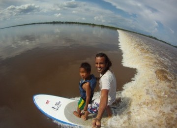 Eduardo Bage mencoba bono Sungai Kampar