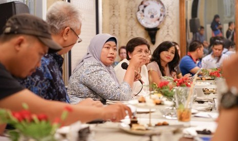 Ekonom Indef Enny Sri Hartati dan Antropolog UI Nurmala Kartini Sjahrir.