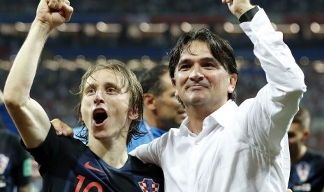 Eksperi Luka Modric dan Zlatko Dalok ketika menjalani pertandingan dalam putaran Final Piala Dunia di Rusia