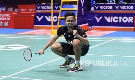 Ekspresi Anthony Sinisuka Ginting setelah menaklukan pebulu tangkis Jepang Kento Momota pada laga final China Open 2018 di di Olympic Sports Center Xincheng Gymnasium, Changzhou, Cina, Ahad (23/9).