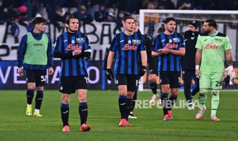 Ekspresi kekecewaan para pemain ATalanta setelah ditahan imbang Torino 1-1 di Stadion Gewiss, Bergamo, Ahad (2/2/2025) dini hari WIB.