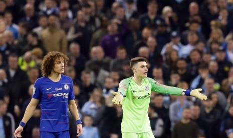 Ekspresi Kepa Arrizabalaga (kanan) saat menolak diganti.