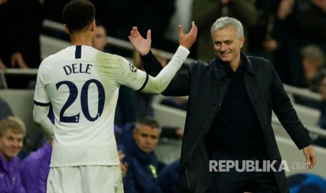 Jose Mourinho dan Dele Alli.