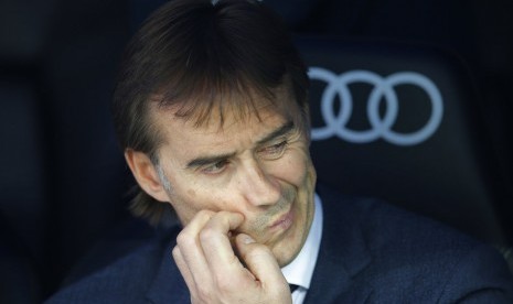 Ekspresi pelatih Real Madrid, Julen Lopetegui pada laga La Liga kontra Levante, Sabtu (20/10).