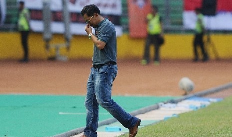 Ekspresi pelatih timnas Indonesia Aji Santoso.