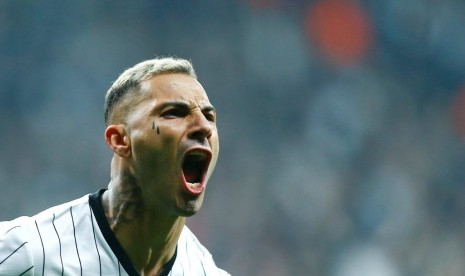 Ekspresi Ricardo Quaresma seusai menjebol gawang Napoli.