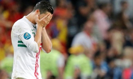 Ekspresi Ronaldo saat Portugal disingkirkan Spanyo lewat adu penalti di semifinal Piala Eropa 2012