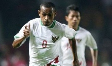 Elie Aiboy, sekarang melatih Persewar Waropen.