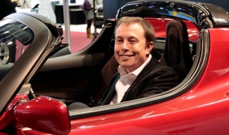 Elon Musk Luncurkan Tesla Roadster ke Mars