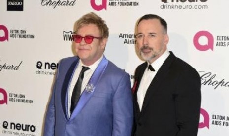 Elton John dan pasangannya, David Furnish.