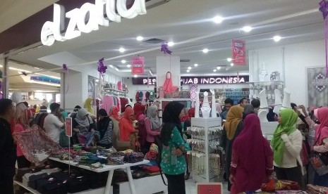 Elzatta membuka superstore pertamanya di Tegal, pertanda dibukanya lebih banyak toko berkonsep serupa di kota lain.